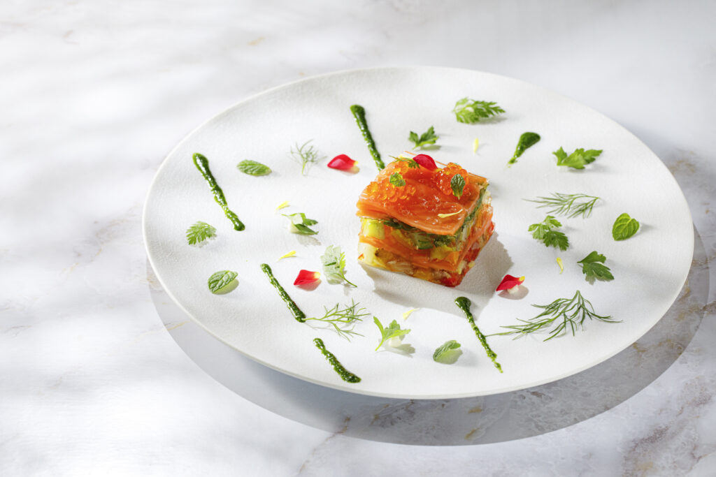 祝宴の始まりを彩る、宝石のように美しい色鮮やかなオードブル。