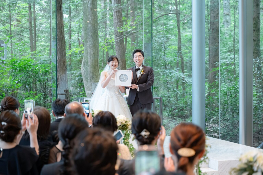 お二人のオリジナルの挙式セレモニーでアットホームに。